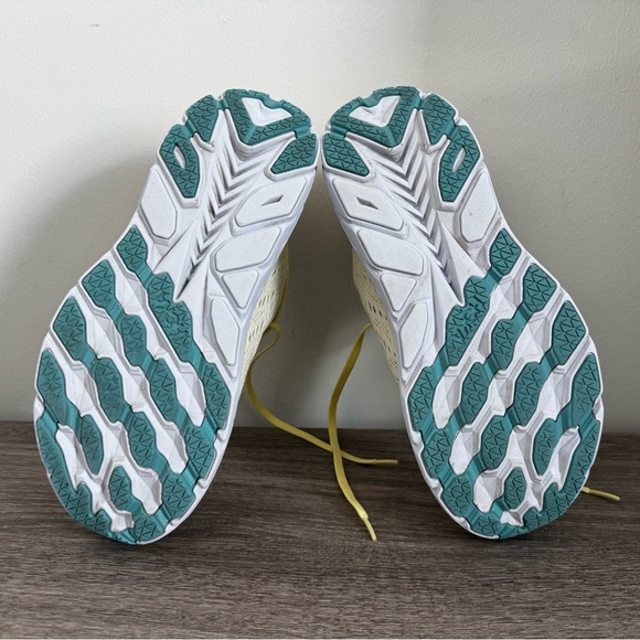 NWOB - HOKA One Clifton 8 Yellow Pear Sweet Corn 1119394 YPSC Size 8.5B Sold out - Picture 10 of 16